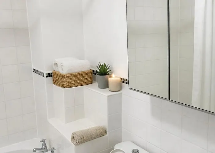 Crown Heights Executive Apartment